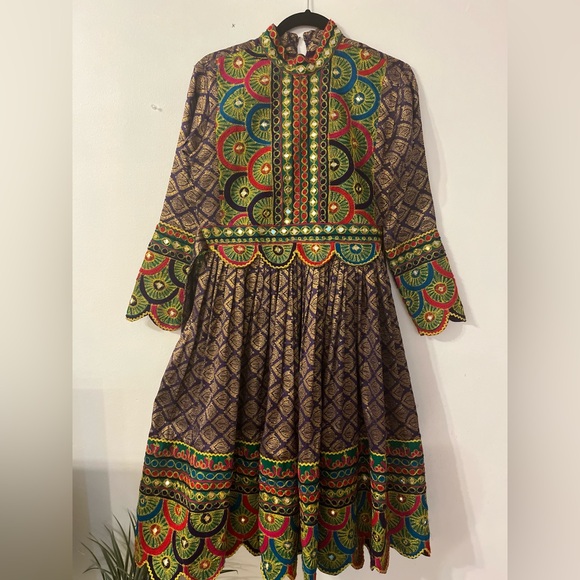 Traditional Afghan Dress - Picture 1 of 6